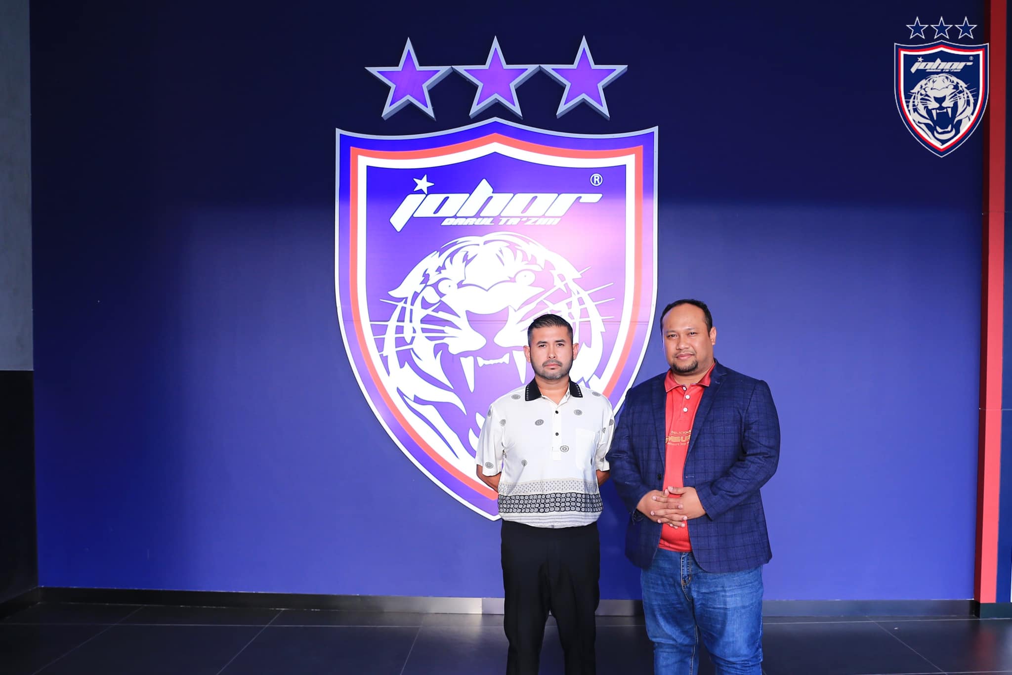 Hukum? Gantung? Kalau TMJ Nak Pergi Stadium Tengok Bola Di Johor Siapa Berani Tahan?