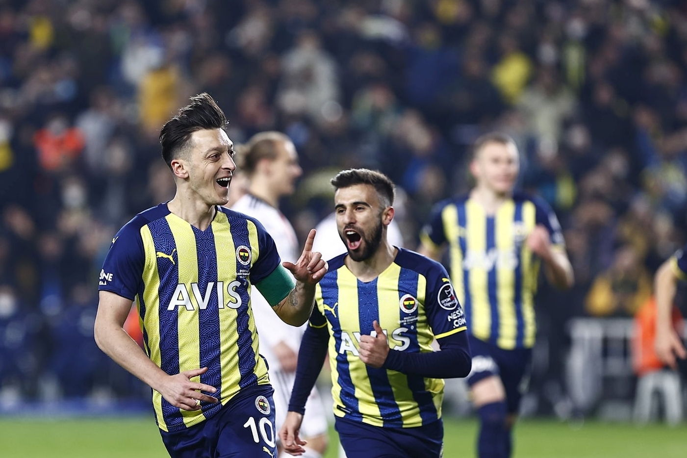 Mesut Ozil Berpisah Dengan Fenerbahce, Kini Berstatus Ejen Bebas
