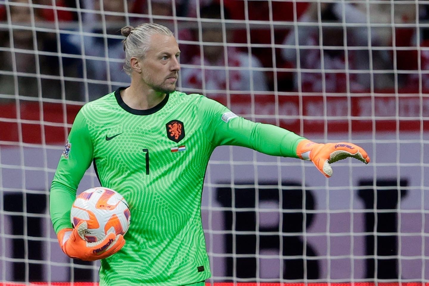 Remko Pasveer Raih Debut Di Usia 38 Tahun Bersama Belanda