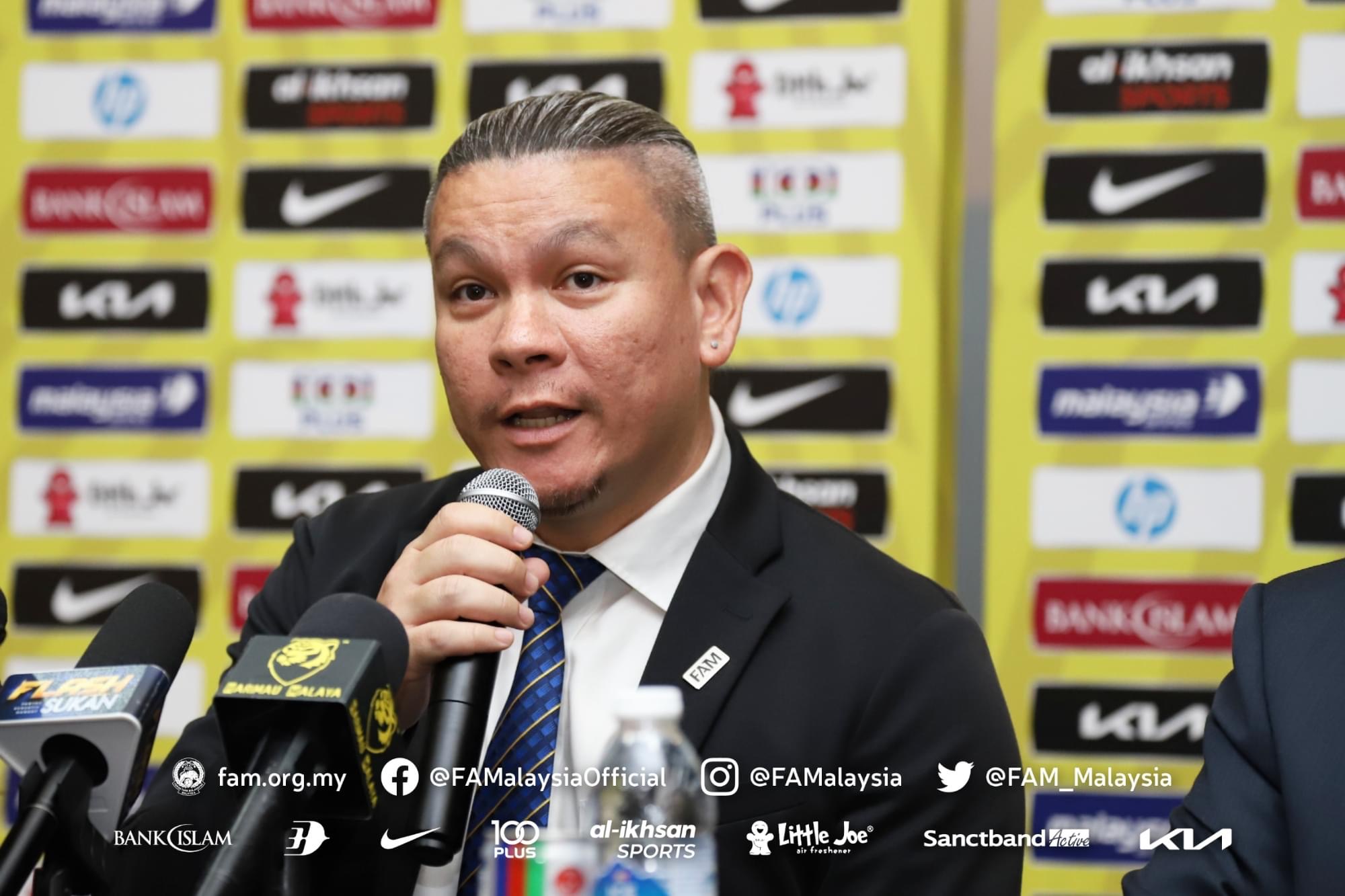 Jurulatih Berdarah Malaysia-Scotland Bimbing Malayan Tigress B-20