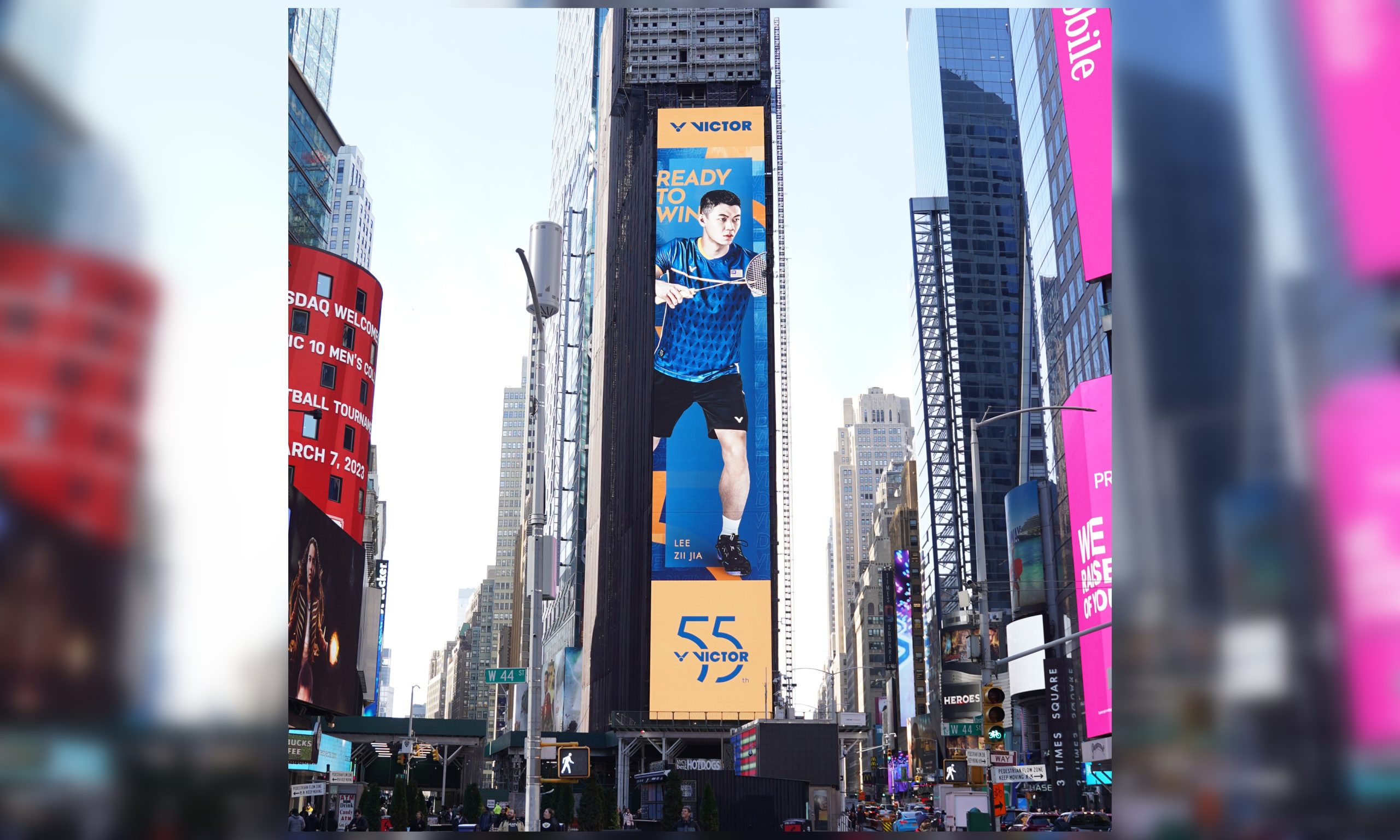 Lee Zii Jia Hiasi Papan Digital Gergasi Times Square New York