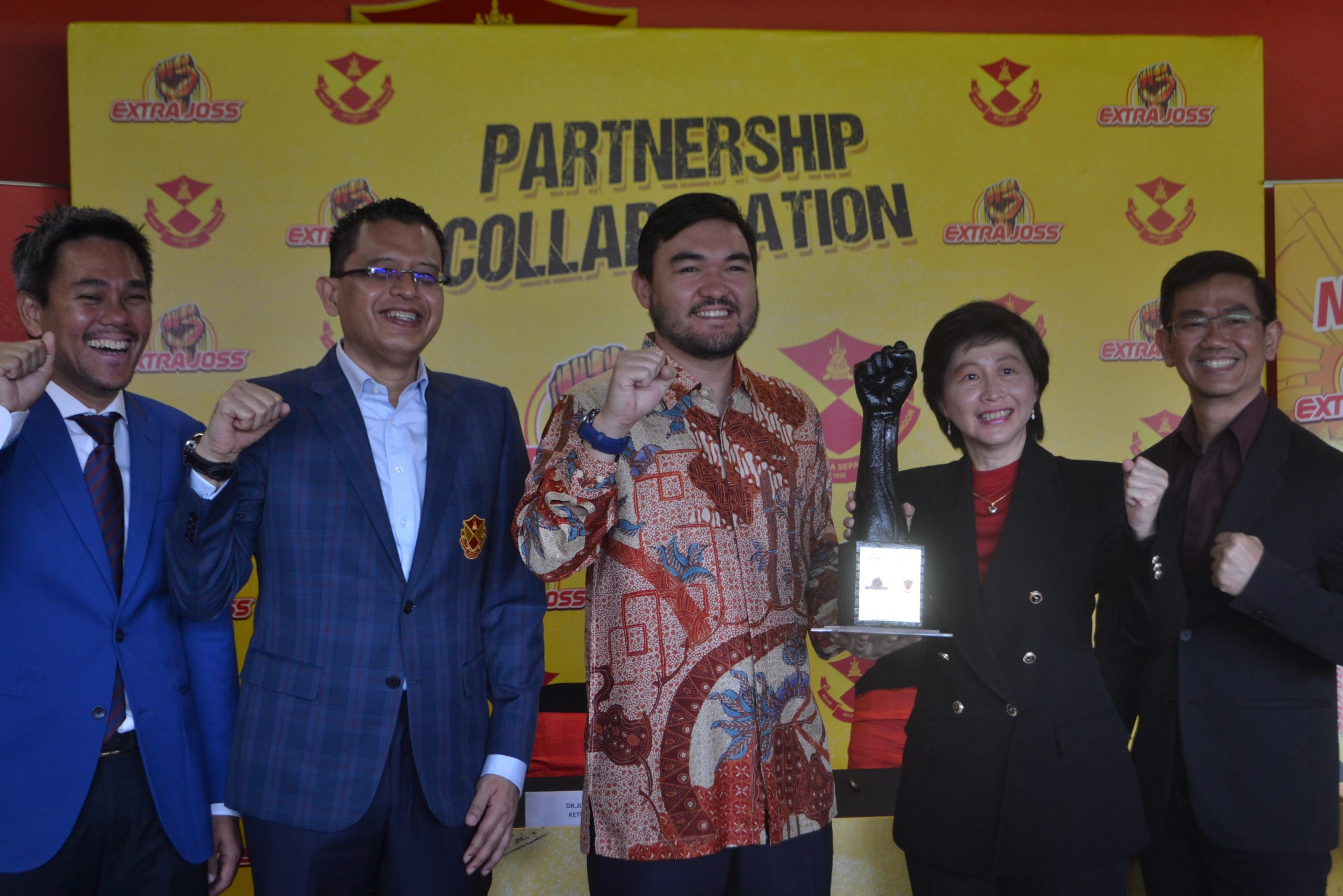 Logo Extra Joss Dipapar Pada Seluar Selangor FC Selaku Rakan Minuman Tenaga Rasmi Selama 1 Tahun