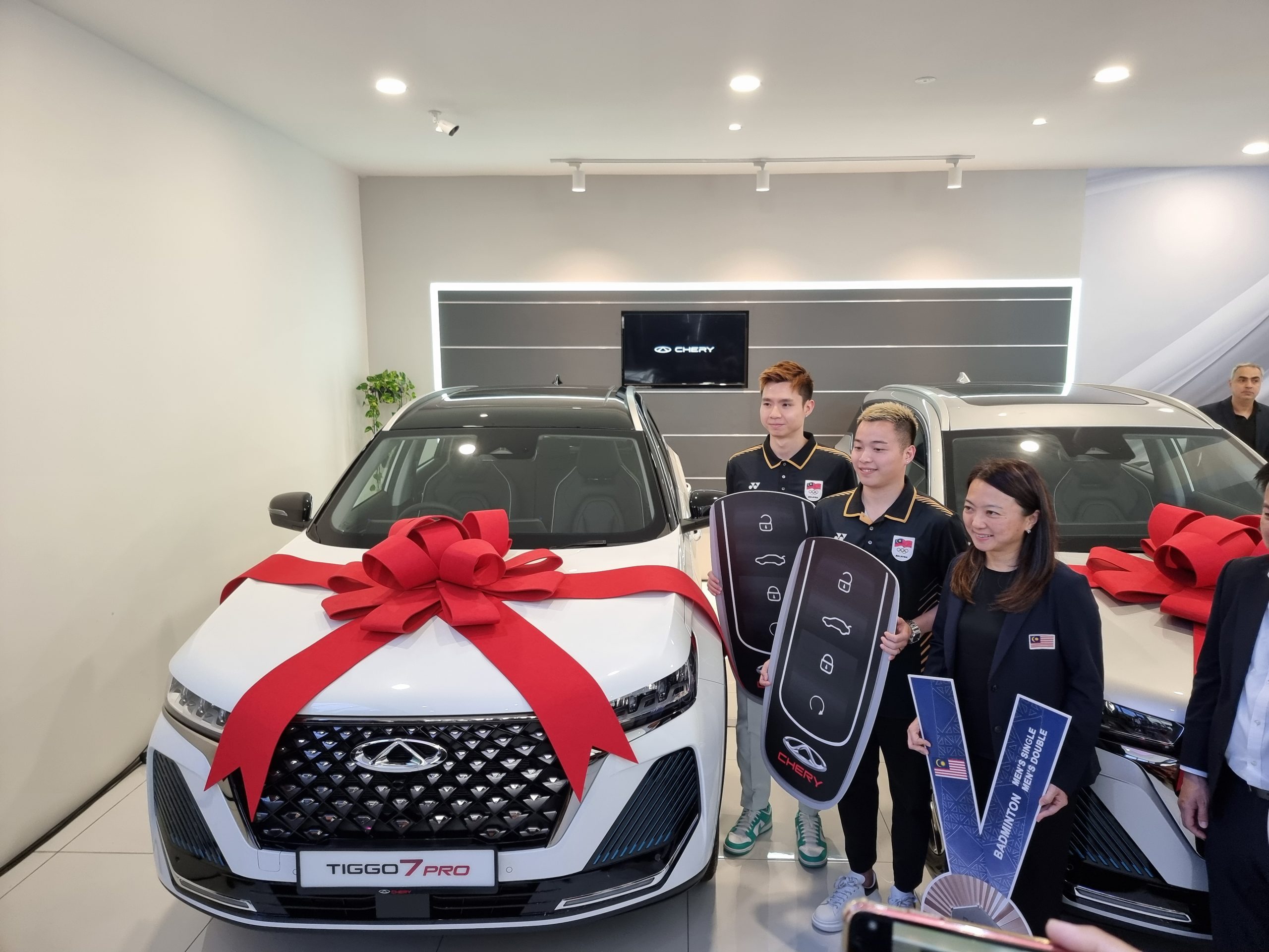 Aaron, Wooi Yik & Zii Jia Terima Tiggo 7 Pro – Bernilai RM123,800 Seunit