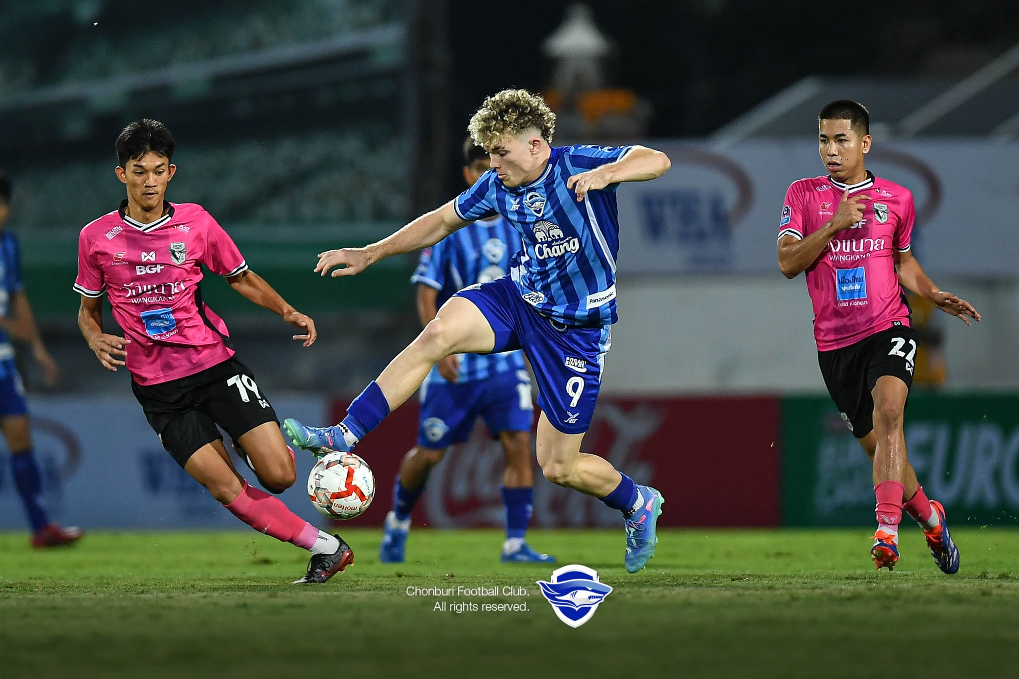 Fergus Tierney, Chonburi FC Berpisah Selepas 4 Bulan