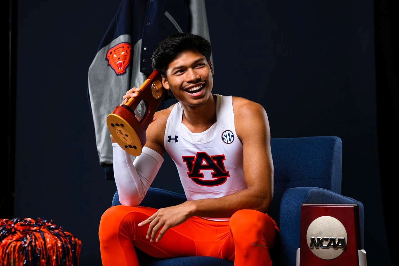 Azeem Perbaharui Rekod Kebangsaan 200m Dalam Dewan