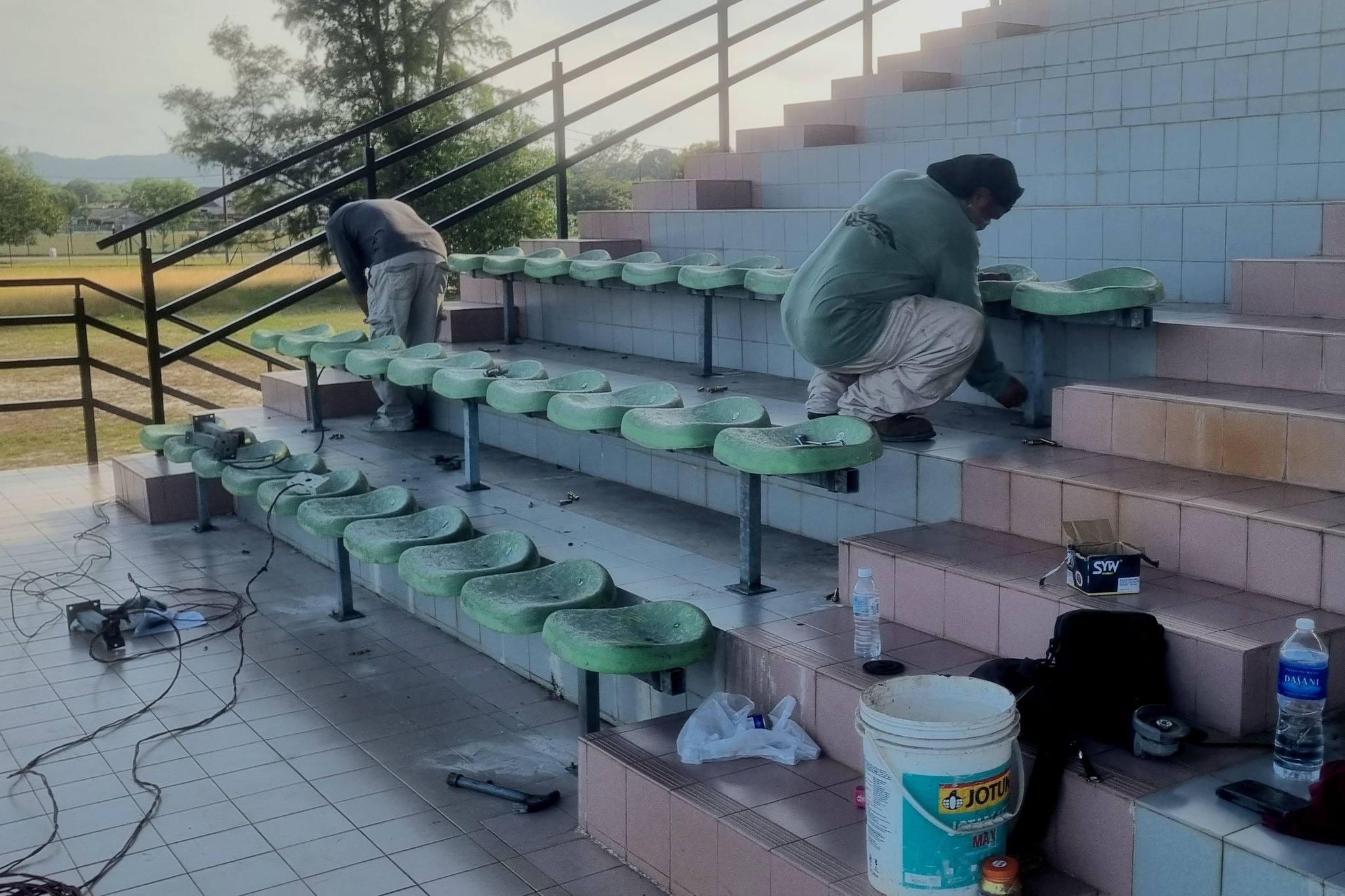 2,000 Unit Kerusi SSA Diserah Percuma Kepada ‘Home’ Kerteh FC