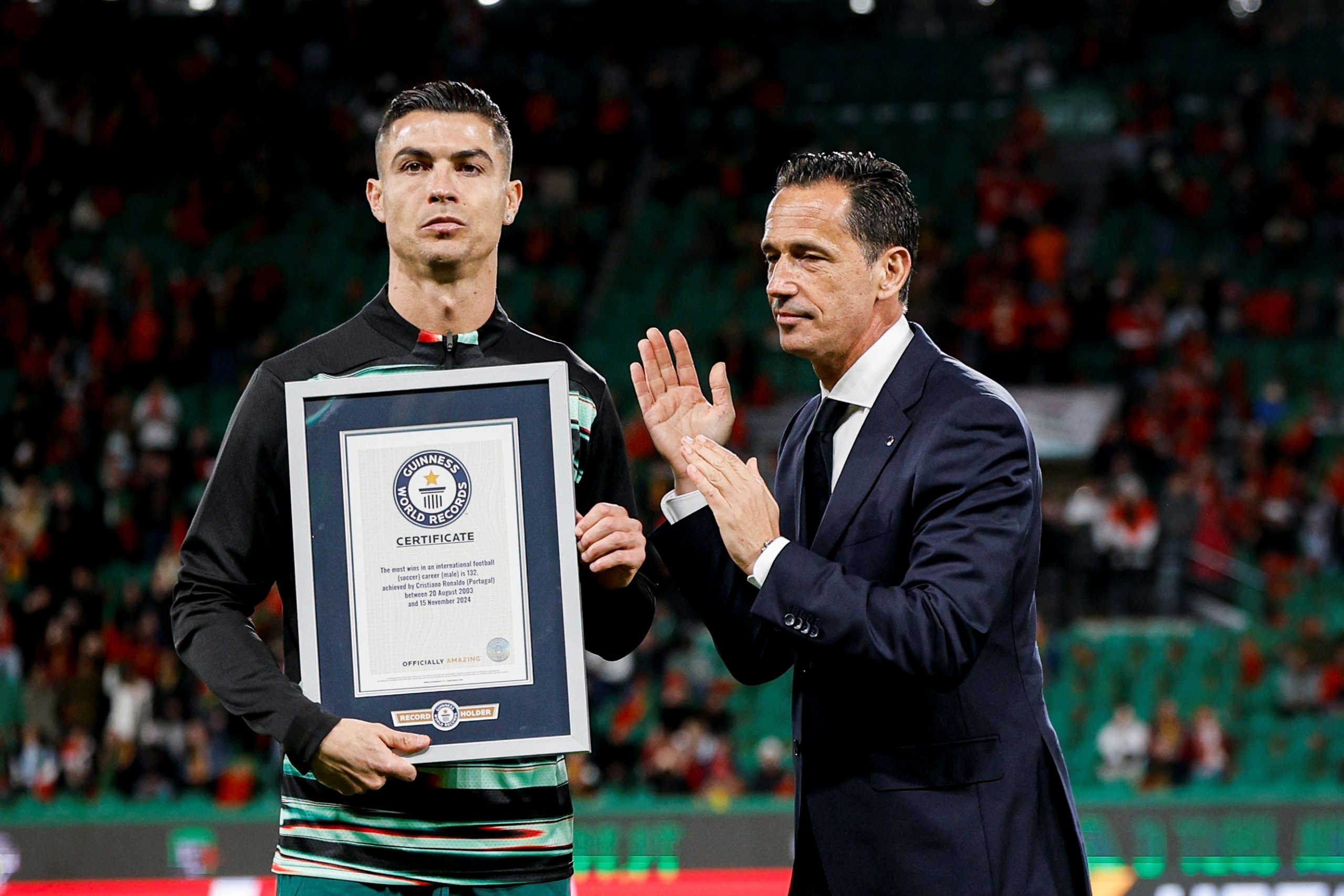 Ronaldo Catat 132 Kemenangan Bersama Portugal – Terima Sijil Pengiktirafan Rekod Dunia