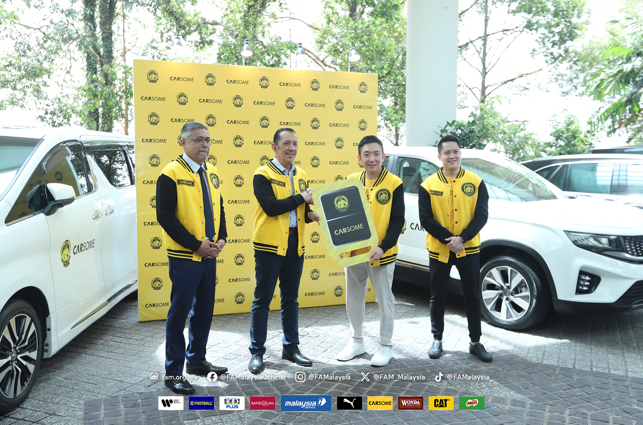 Carsome Taja Kereta Mercedes, BMW Serta Toyota Untuk Kegunaan FAM
