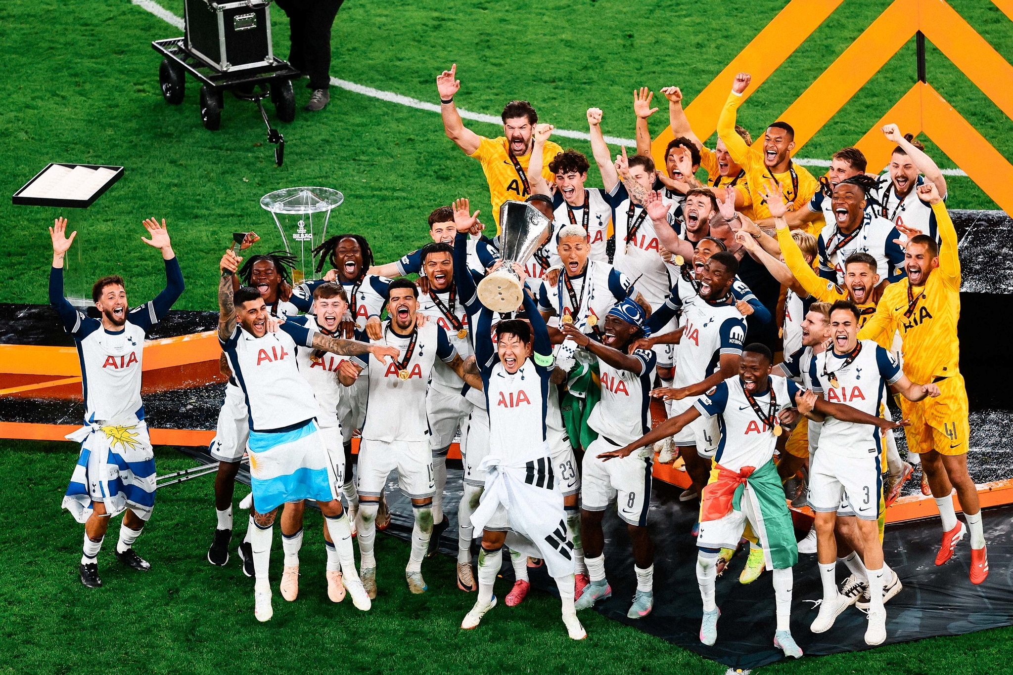 Spurs Rangkul Kejuaraan Selepas 17 Tahun, Raih Tiket Ke UCL 2025-2026