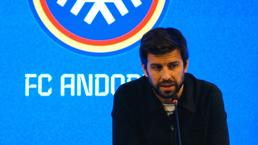 Pique Digantung 2 Bulan Daripada Aktiviti Bola Sepak