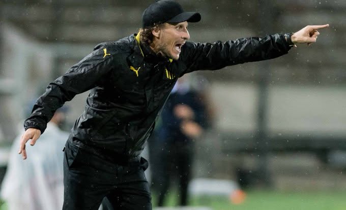 Uruguay Lantik Diego Forlan Sebagai Ketua Jurulatih Sementara