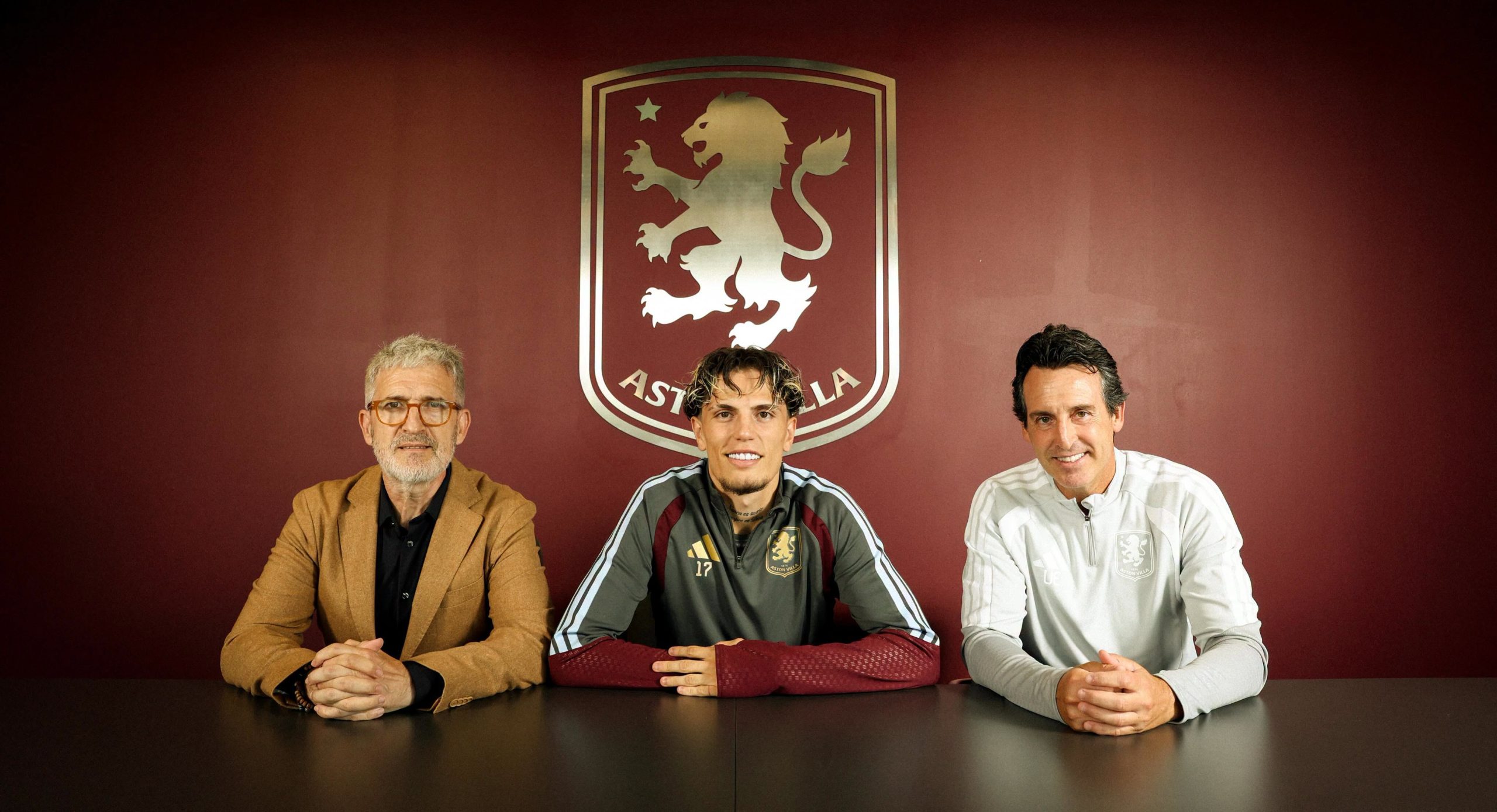 Aston Villa Pinjam Alejandro Garnacho