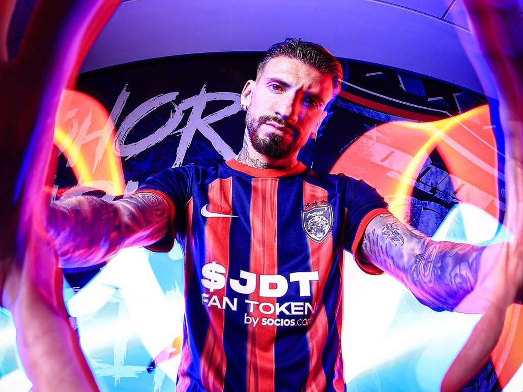 Samu Castillejo Bersara Pada Usia 31 Tahun