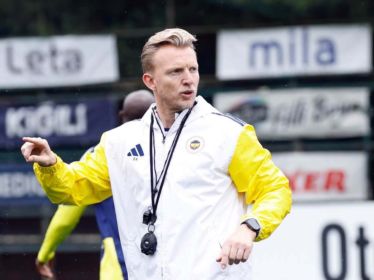Fenerbahce Umum Dirk Kuyt Sebagai Pengendali Sementara