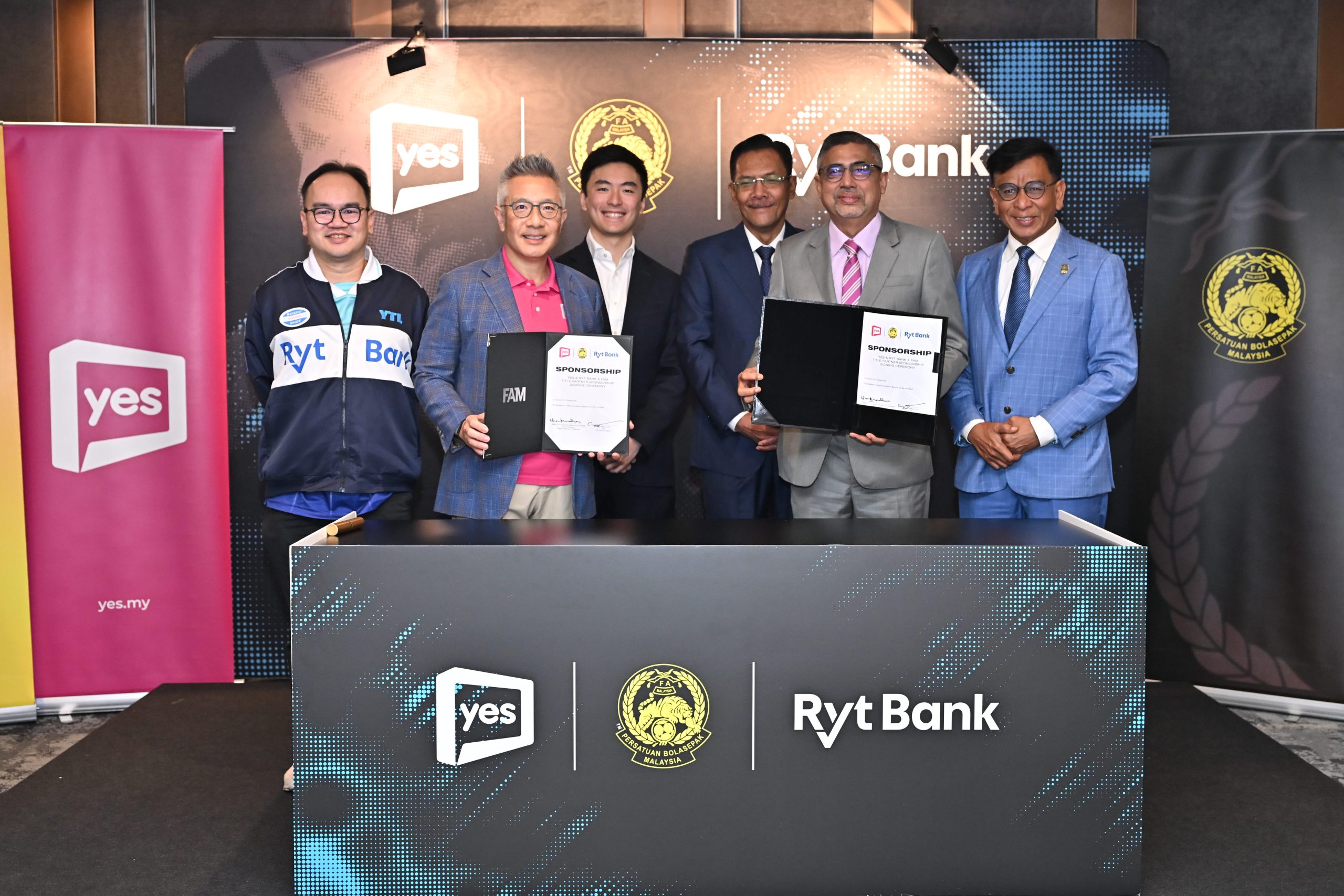 Yes & Ryt Bank Memeterai Kerjasama Bersama FAM